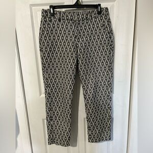 Merona Black and Cream Geometric Pattern Crop ankle Pants 
size 8
